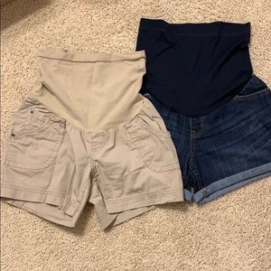 Blue jean shorts (XS) and Kacki shorts (S)